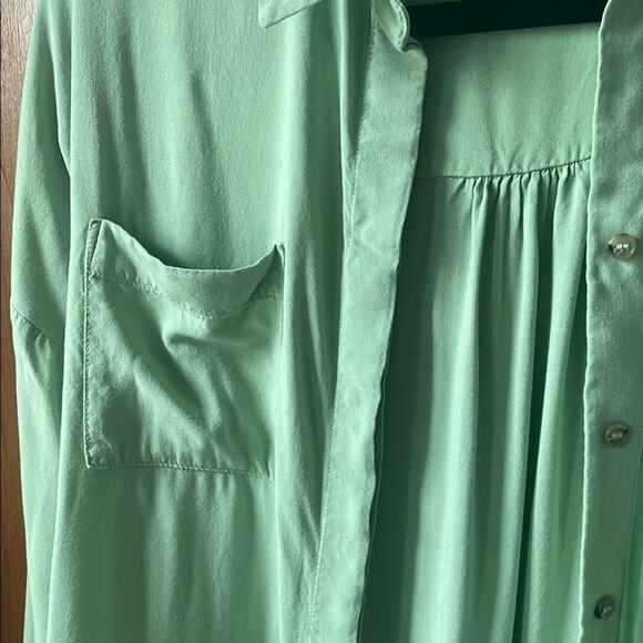 Maeve by Anthropologie Green Casual Button Down Shirt with Collared Neckline - Picture 4 of 5